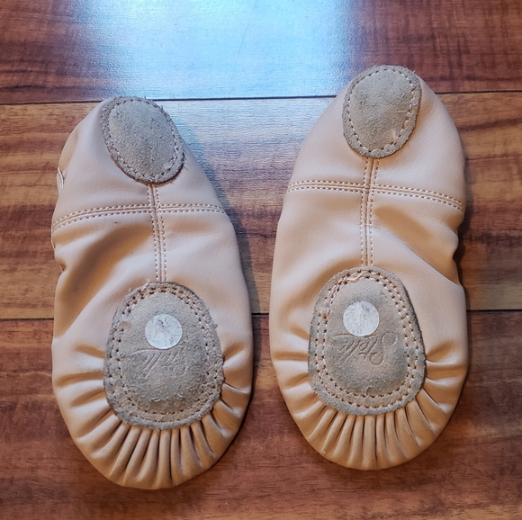 3 girls ballet shoes size 1 & 13 leather & canvas Stelle Capezio & Wear Moi - Picture 3 of 16